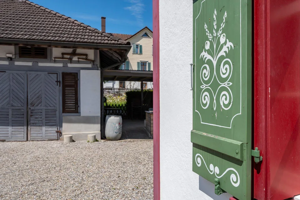 Charmantes Riegelhaus mit grossem Umschwung