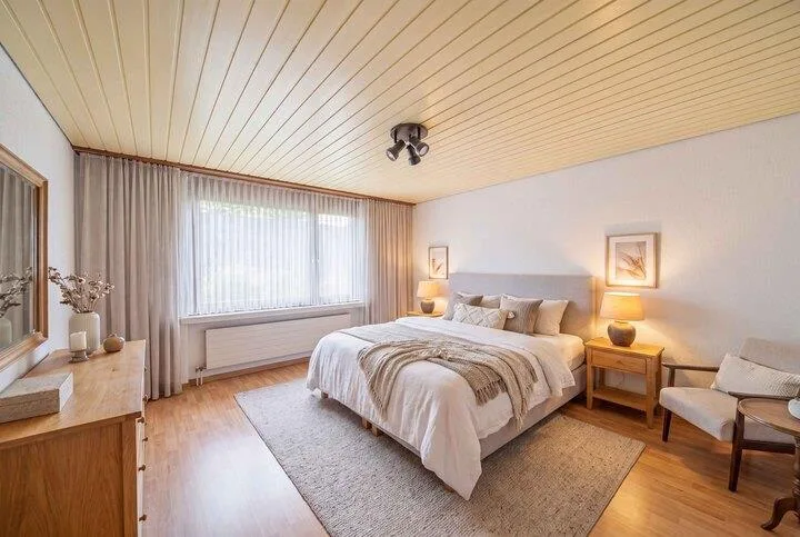 DETACHED 5.5 ROOM SINGLE-FAMILY HOUSE WITH A LOT OF SURROUNDINGS