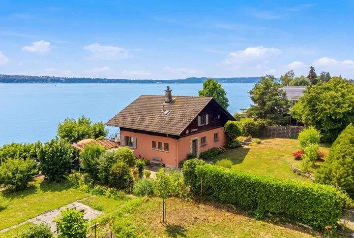 SEEZUGANG UND BOOTSPLATZ - CHARMANTES EINFAMILIENHAUS AM BIELERSEE