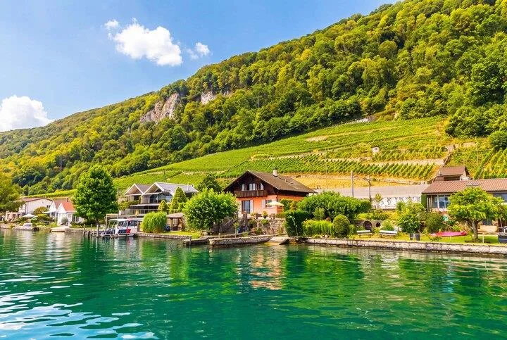 SEEZUGANG UND BOOTSPLATZ - CHARMANTES EINFAMILIENHAUS AM BIELERSEE