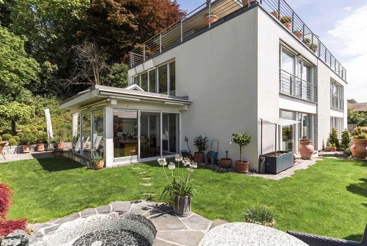 VIEL PLATZ & KLASSE AM SONNENHANG - EXKLUSIVES 5.5 ZIMMER DOPPELEIN...