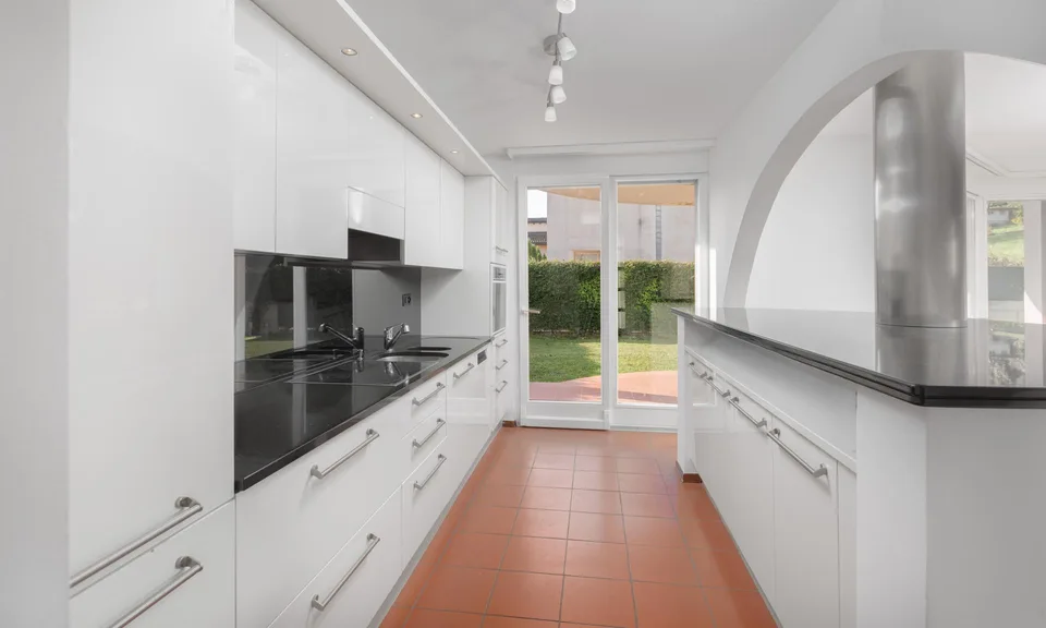 Villa mit 5,5 Zimmern und großem Garten in Bedano