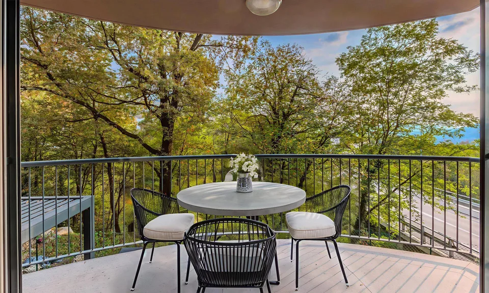 BRIGHT AND SPACIOUS 3.5-ROOM APARTMENT FOR RENT IN LUGANO CADRO