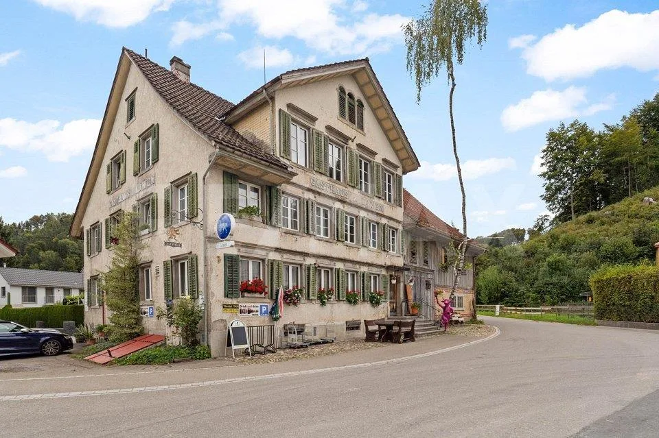À rénover ! Maison d'habitation avec restaurant Löwen