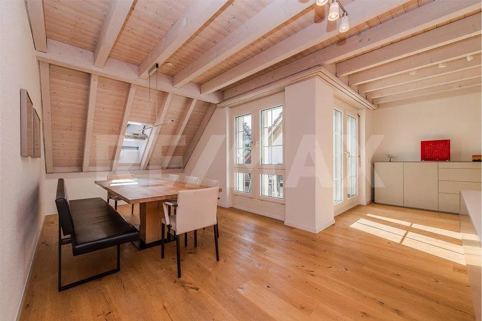 5 ½ ZIMMER ATTIKA-MAISONETTE-WOHNUNG MIT TERRASSE