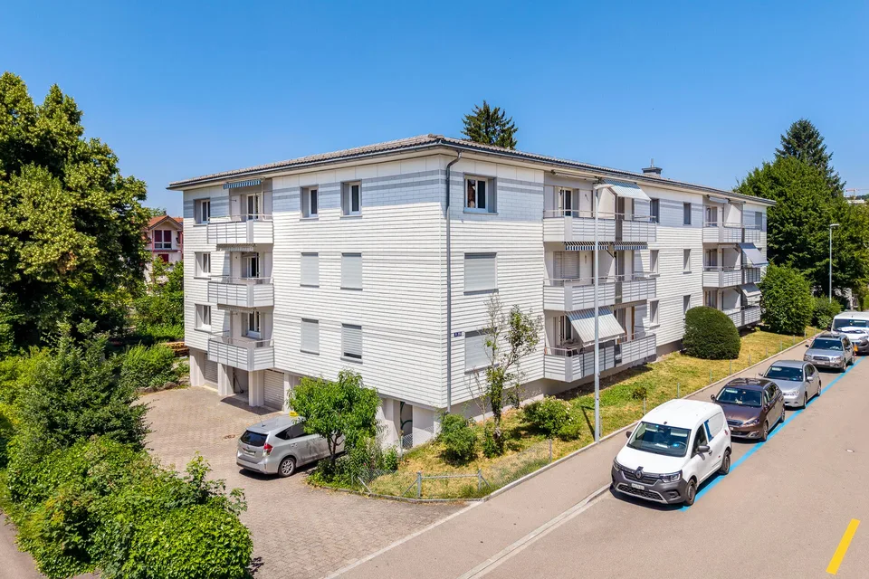 Havre de bien-être fraîchement rénové au cœur d'Adliswil