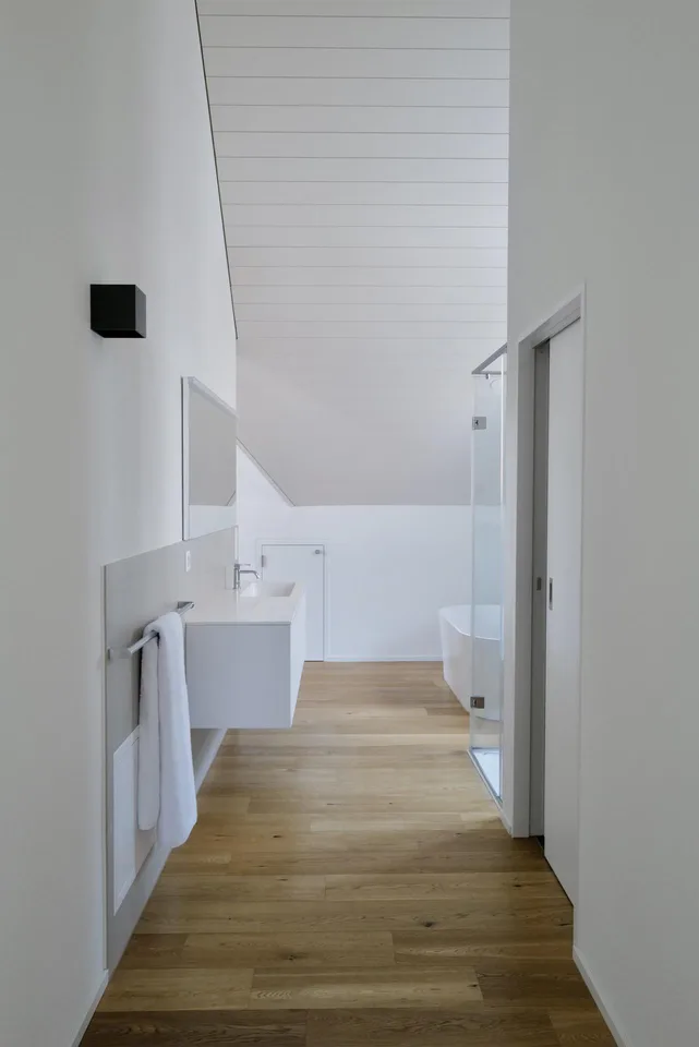 Einzigartige Gelegenheit - 5.5 Zimmer-Dachwohnung mit Seesicht
