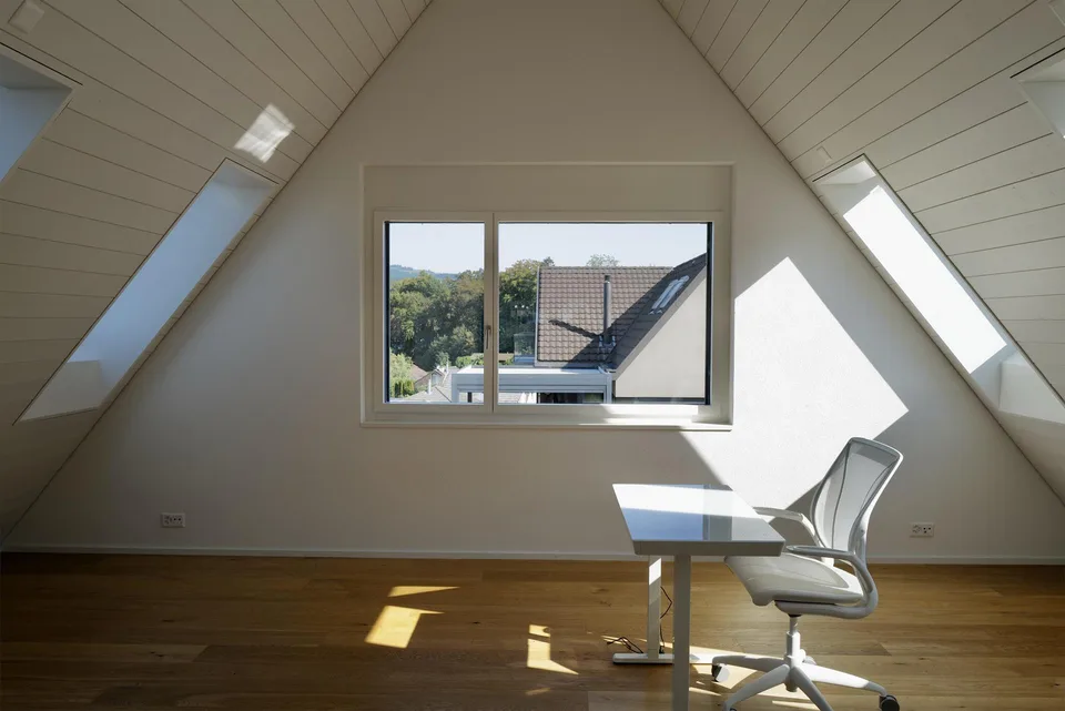 Einzigartige Gelegenheit - 5.5 Zimmer-Dachwohnung mit Seesicht