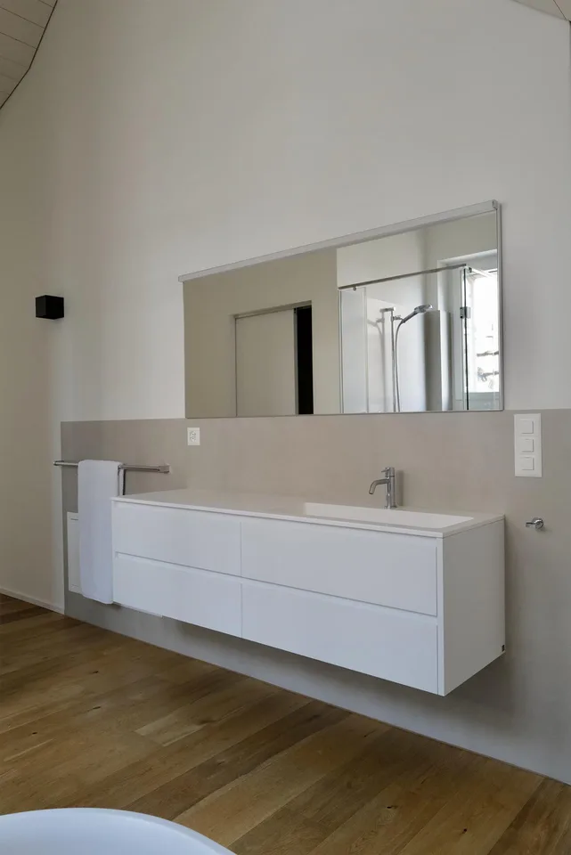 Einzigartige Gelegenheit - 5.5 Zimmer-Dachwohnung mit Seesicht