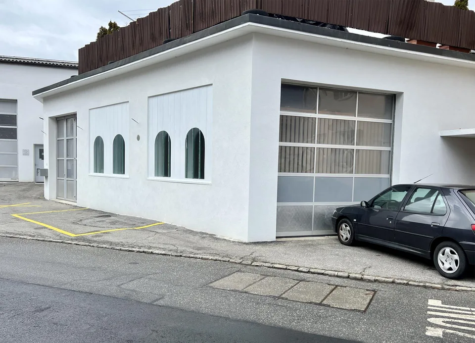 Geschäftsliegenschaft zu vermieten in Domat/Ems