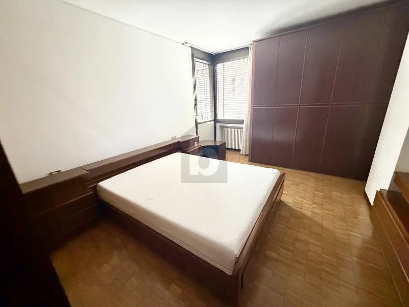 IN ZONA CENTRALE ,SPAZIOSO E PRATICO