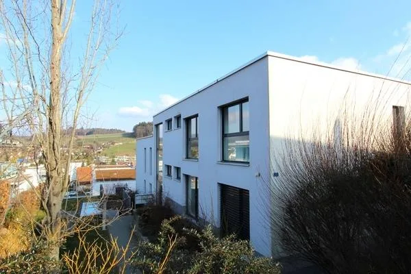GEMÜTLICHE FAMILIENWOHNUNG AN RUHIGER LAGE