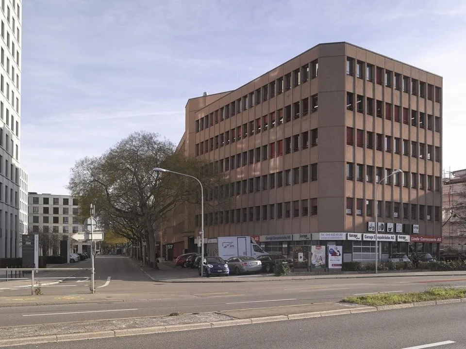 Place de stationnement à louer dans le district 9 Altstetten