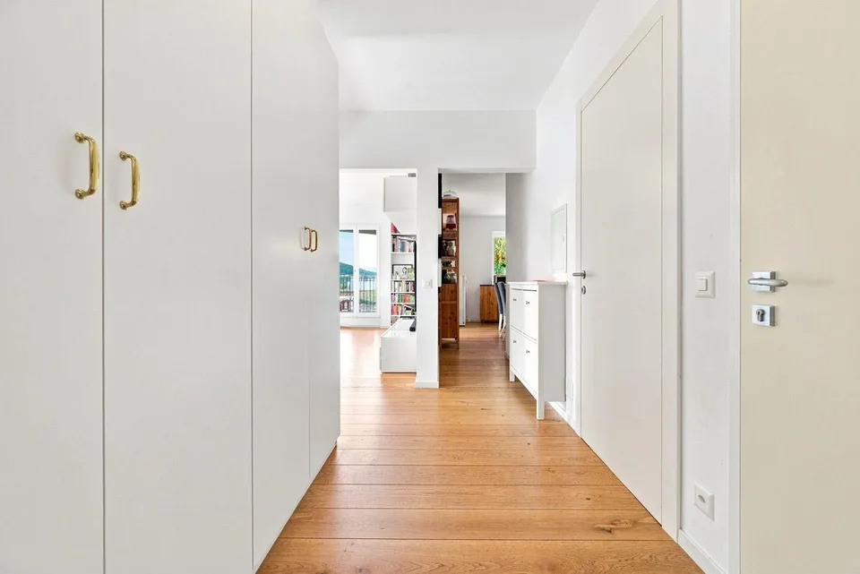 Casa bifamiliare totalmente ristrutturata con ampio terreno a Ligor...