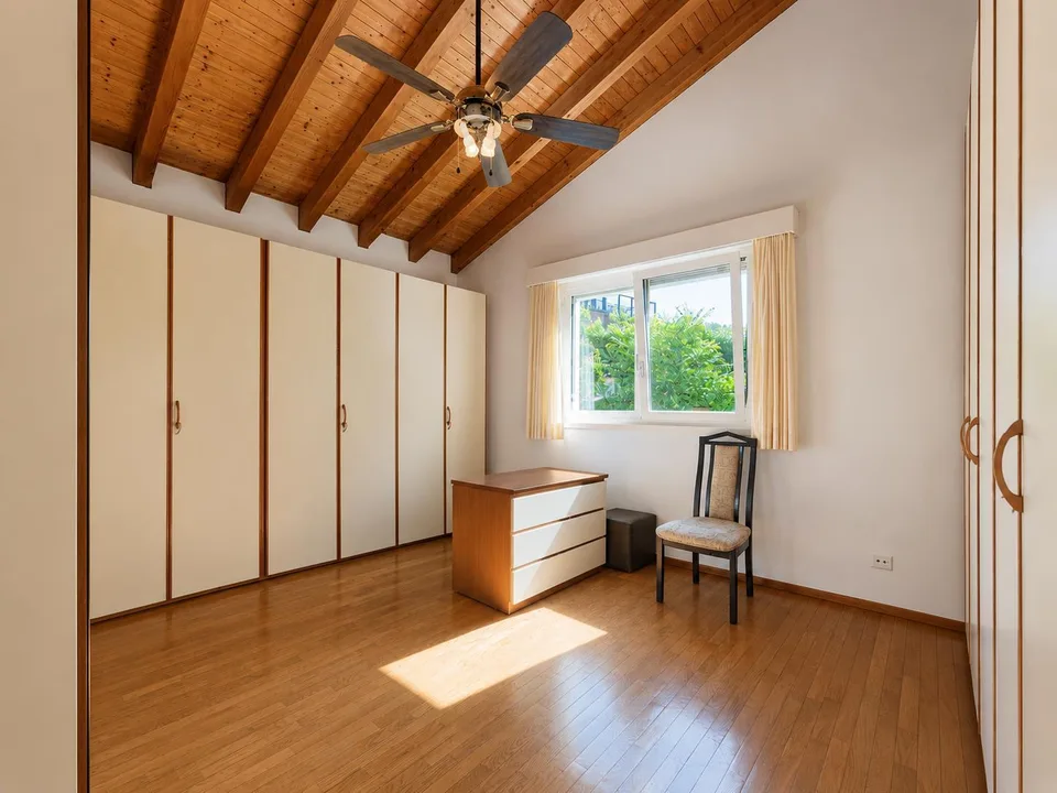 Casa unifamiliare con grande giardino a Gentilino
