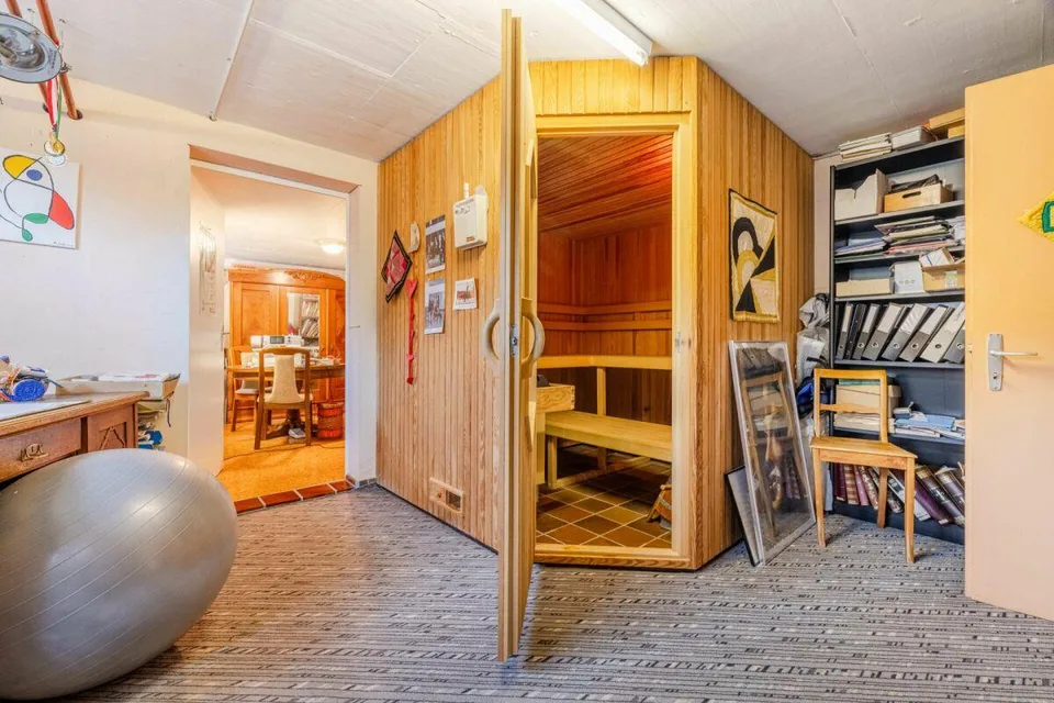 Maison unifamiliale 5,5 pièces avec garage double, grand jardin et jacuzzi