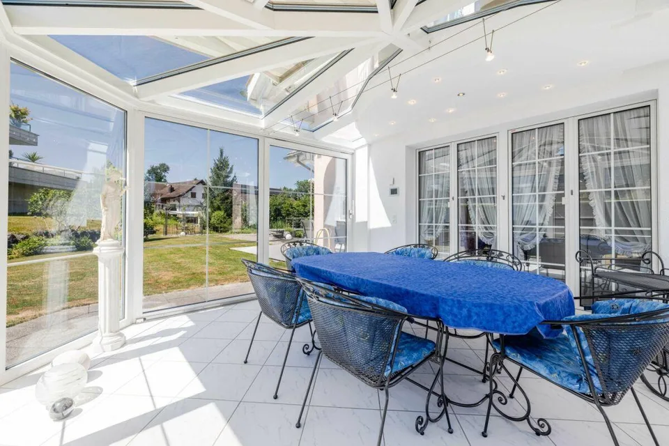 Maison unifamiliale 5,5 pièces avec garage double, grand jardin et jacuzzi