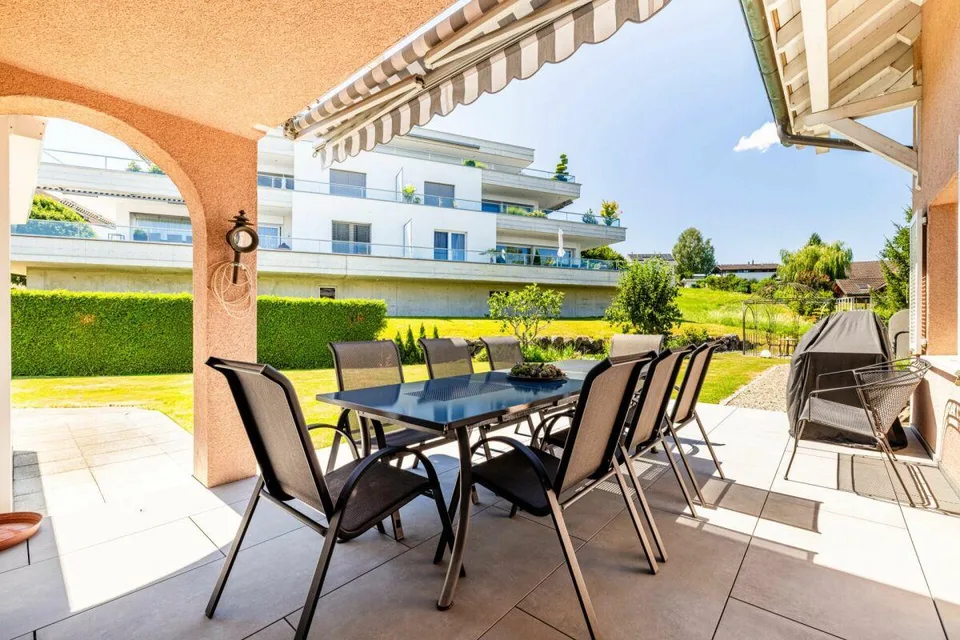 Maison unifamiliale 5,5 pièces avec garage double, grand jardin et jacuzzi