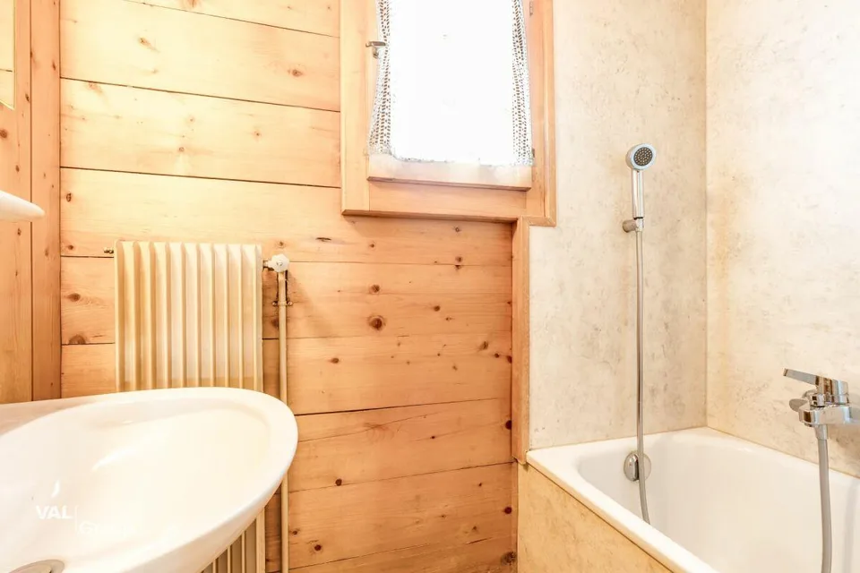 Charmant chalet sur Ayer avec parcelle constructible et vue imprenable