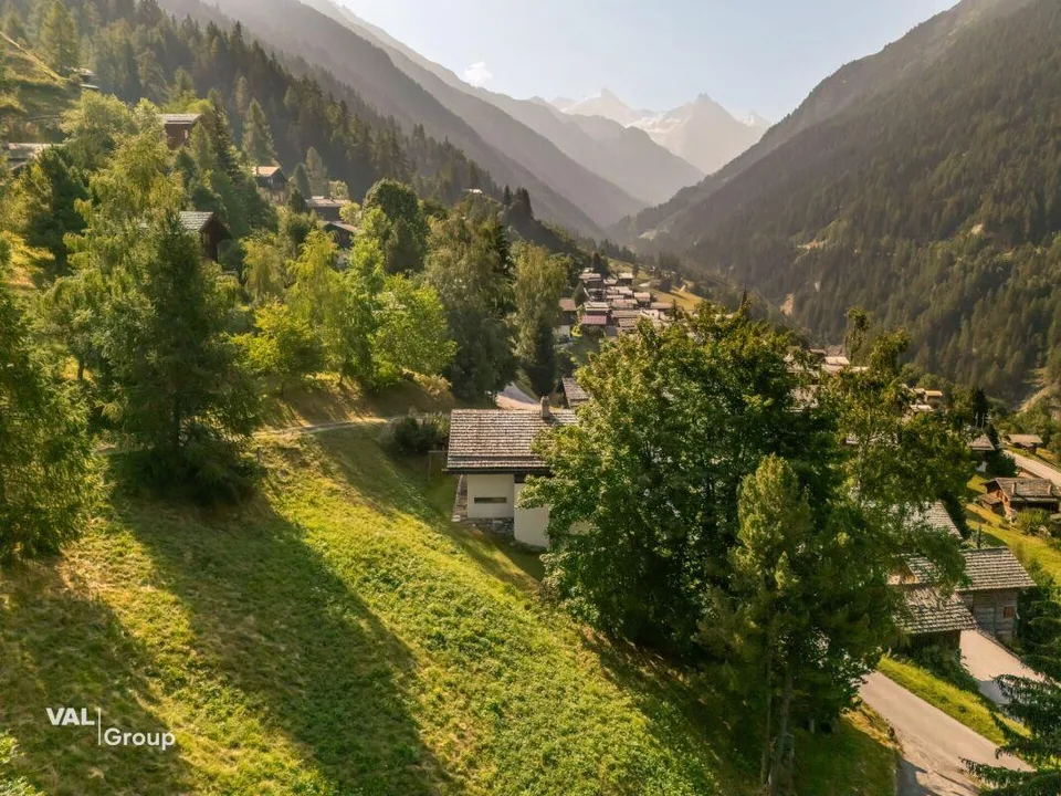 Charmant chalet sur Ayer avec parcelle constructible et vue imprenable