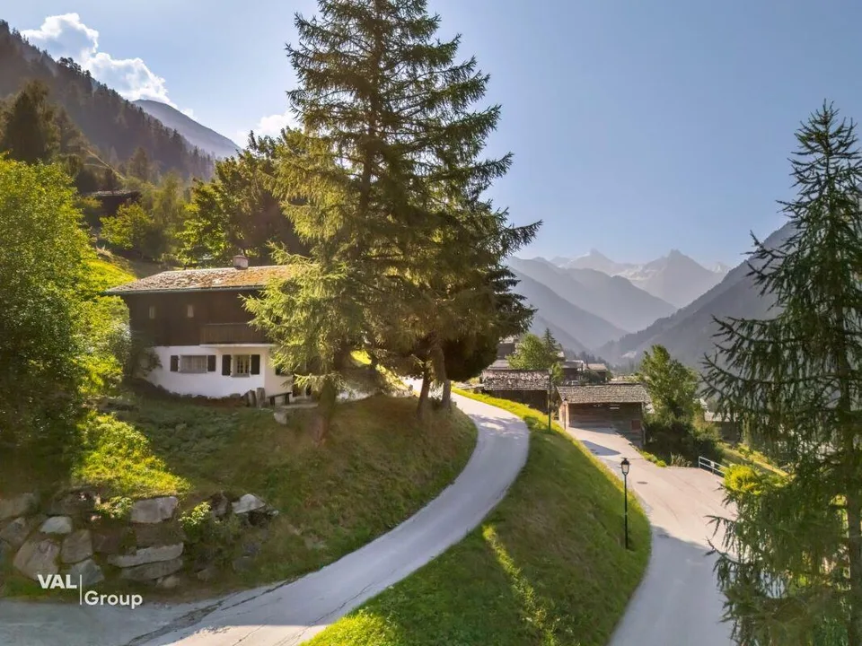 Charmant chalet sur Ayer avec parcelle constructible et vue imprenable
