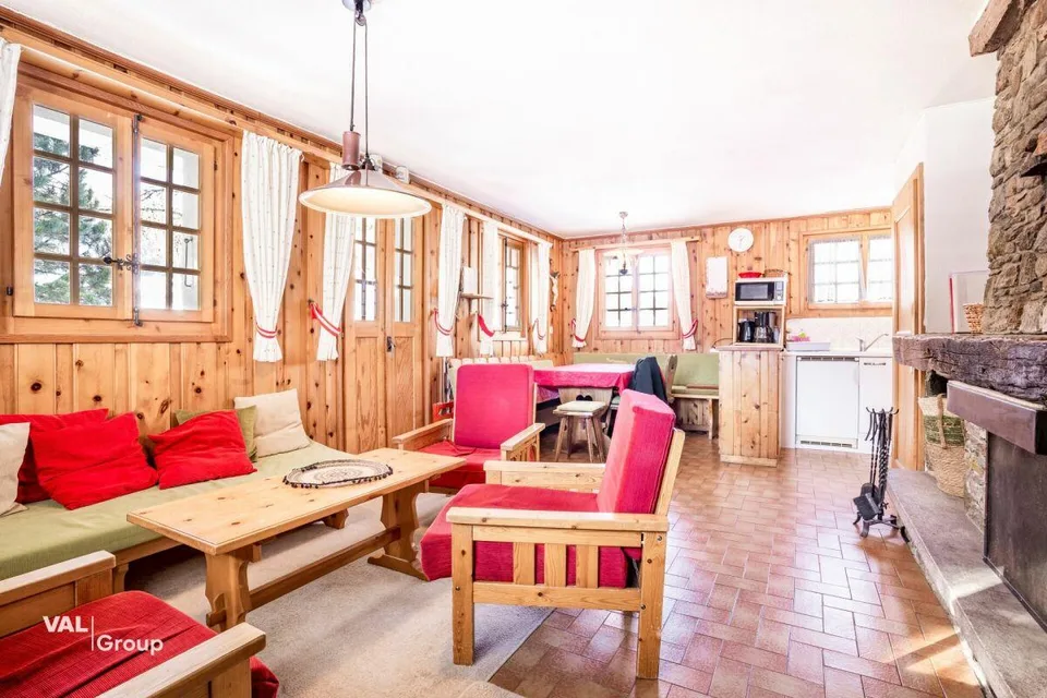 Charmant chalet sur Ayer avec parcelle constructible et vue imprenable