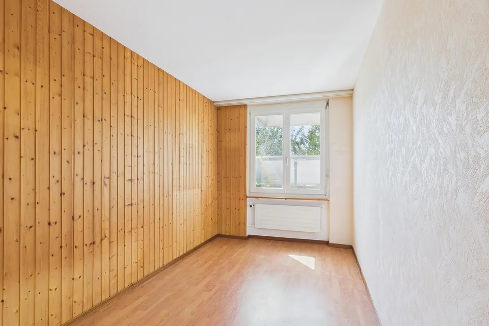 Vivre à proximité du lac de Bienne – maison mitoyenne 5 pièces avec potentiel