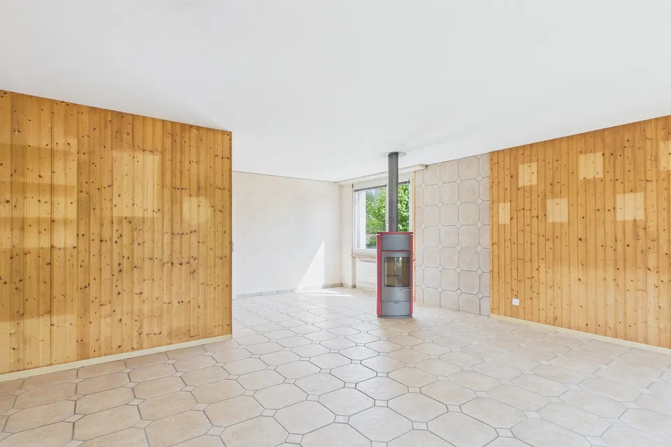 Vivre à proximité du lac de Bienne – maison mitoyenne 5 pièces avec potentiel