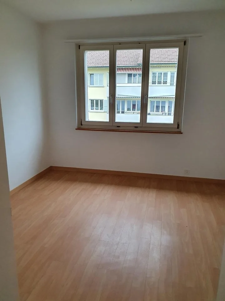 4.0 Zimmerwohnung in Münchenbuchsee