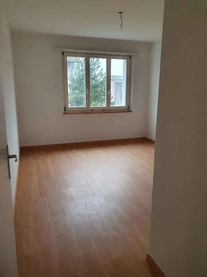 4.0 Zimmerwohnung in Münchenbuchsee