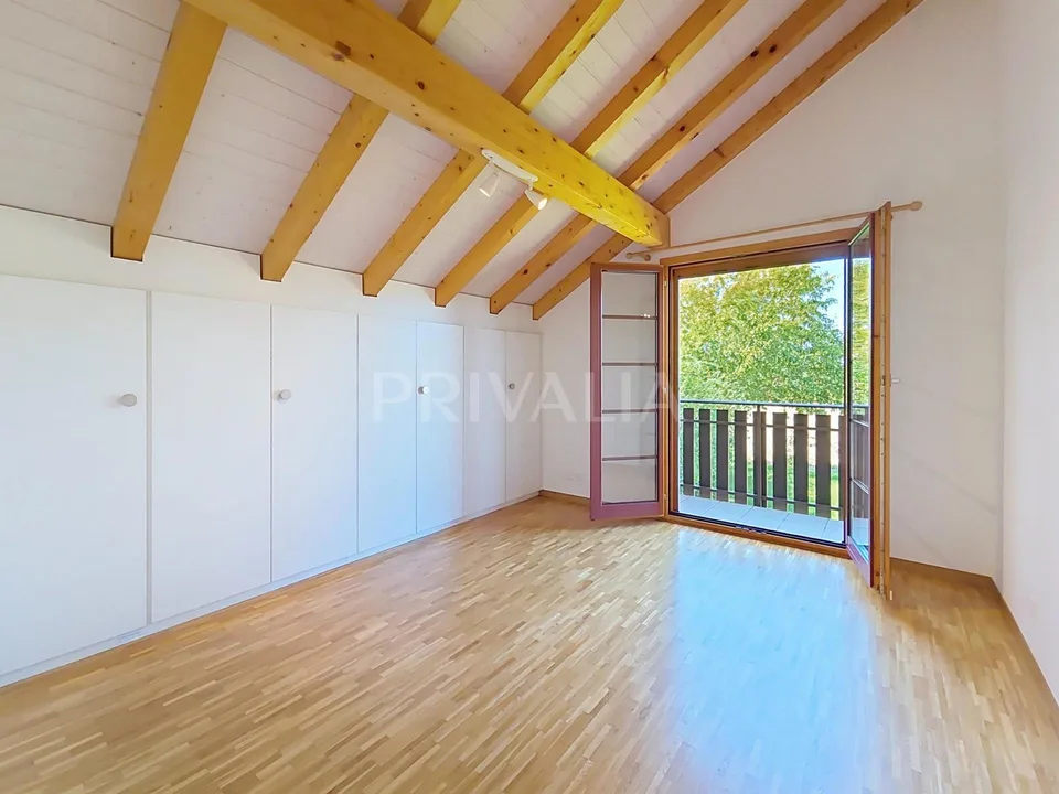 Charmante villa semi-individuelle avec vue exceptionnelle sur la ca...