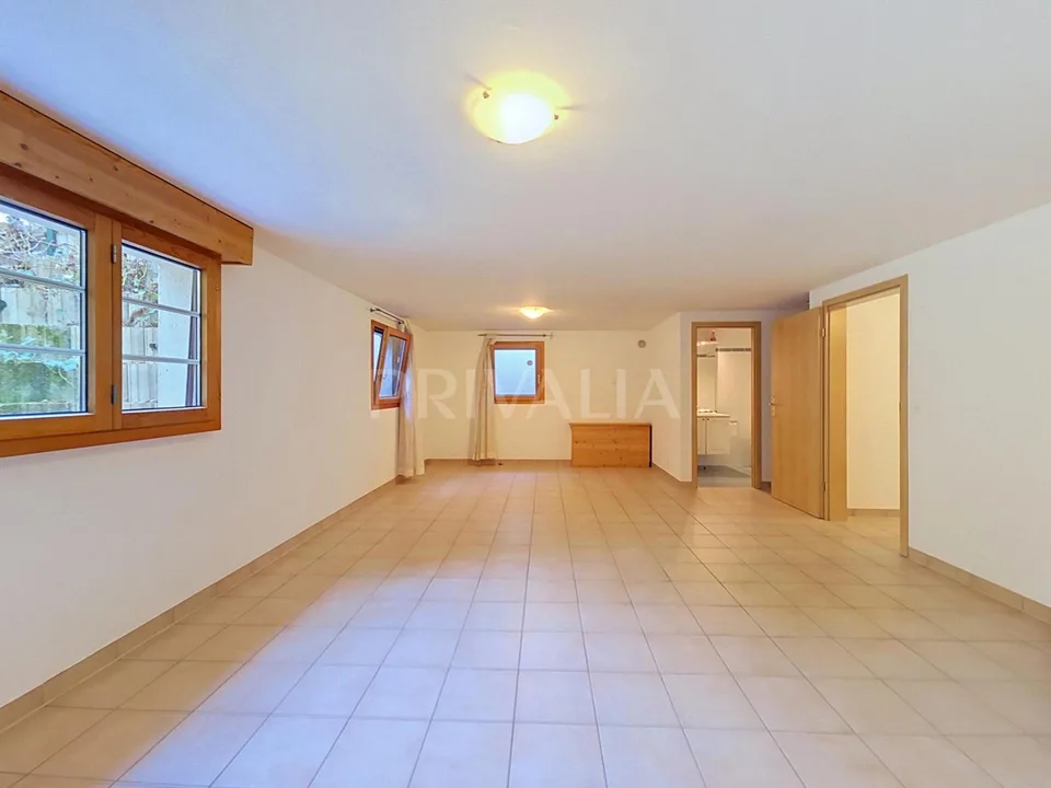 Charmante villa semi-individuelle avec vue exceptionnelle sur la ca...