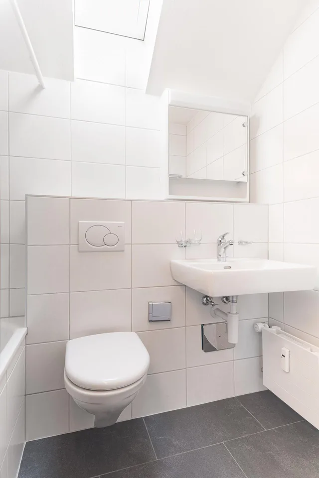 Helle & moderne Dachwohnung 79m2 - nähe ÖV & ruhig