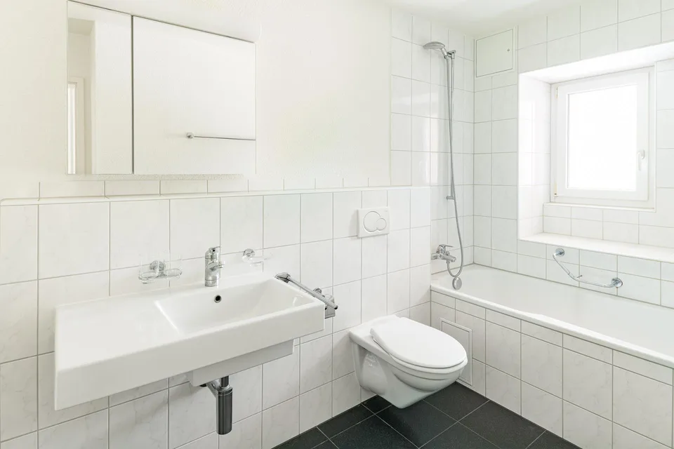 Grosse 3.5-Zimmerwohnung ca. 84m2 - Ruhig - Nähe ÖV