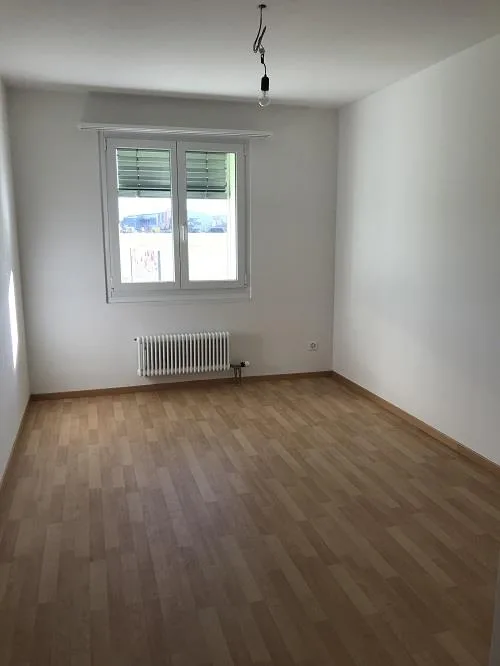 Ruhige Lage am Dorfrand, grosser Sonnenbalkon und vieles mehr