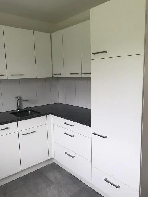 Ruhige Lage am Dorfrand, grosser Sonnenbalkon und vieles mehr