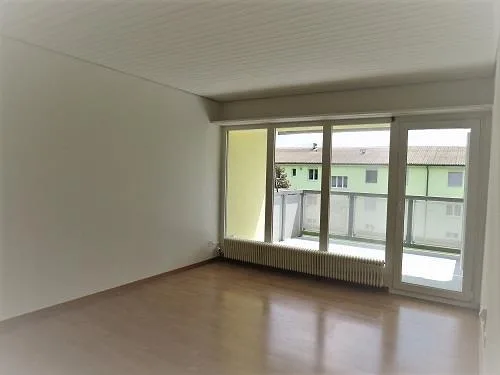 Ruhige Lage am Dorfrand, grosser Sonnenbalkon und vieles mehr