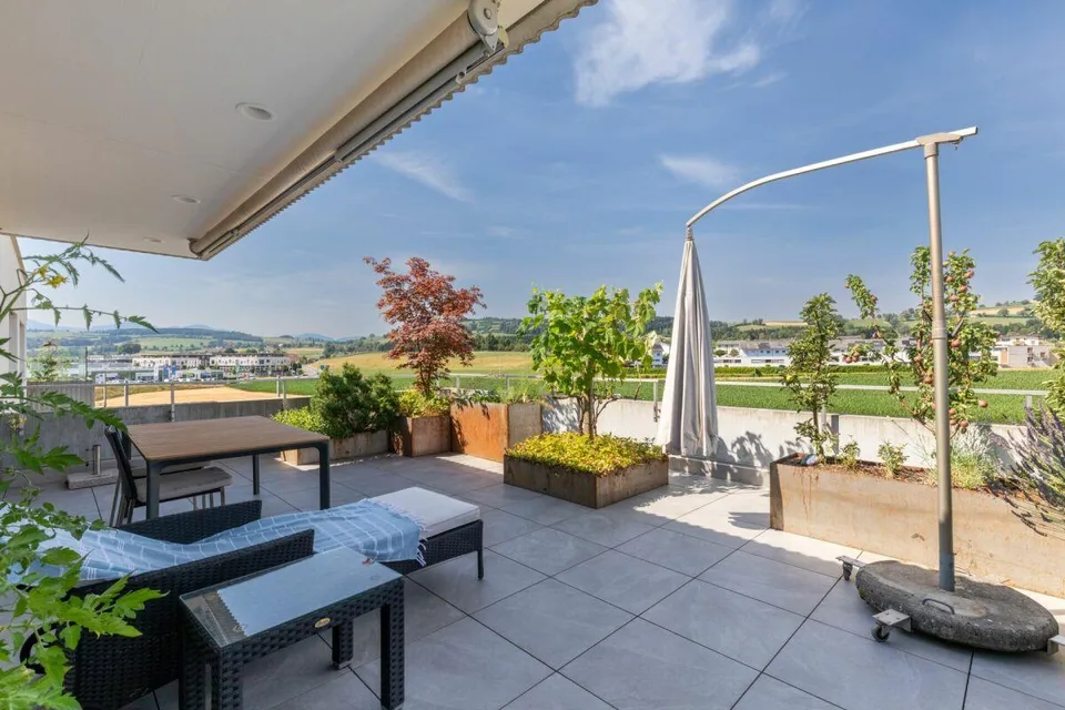 Terrassenparadies mit See- und Bergsicht