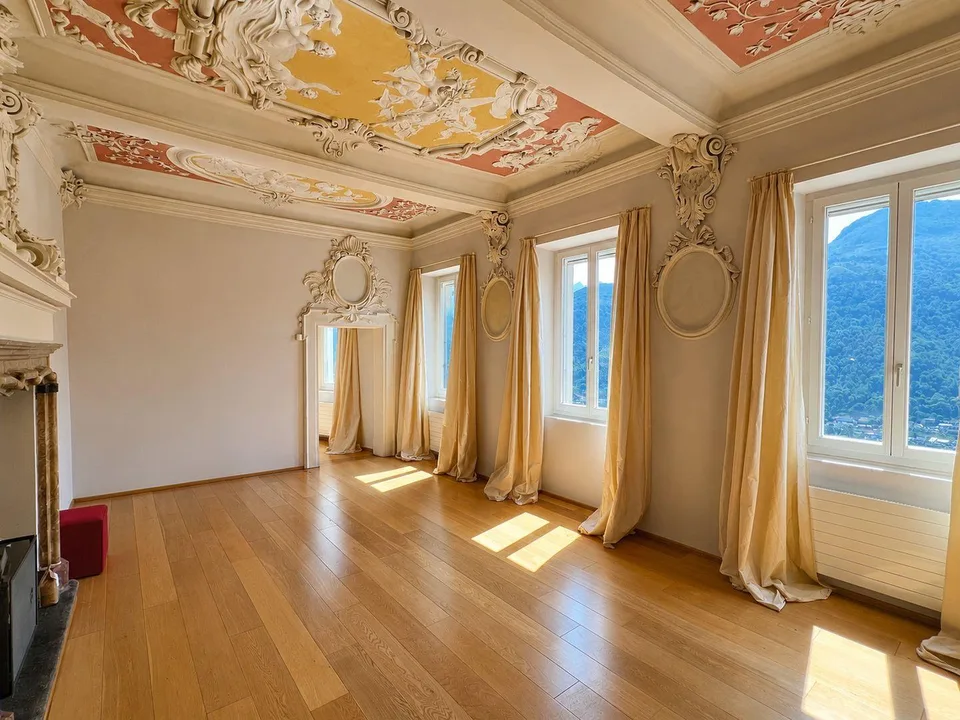 Elegant duplex with panoramic lake view