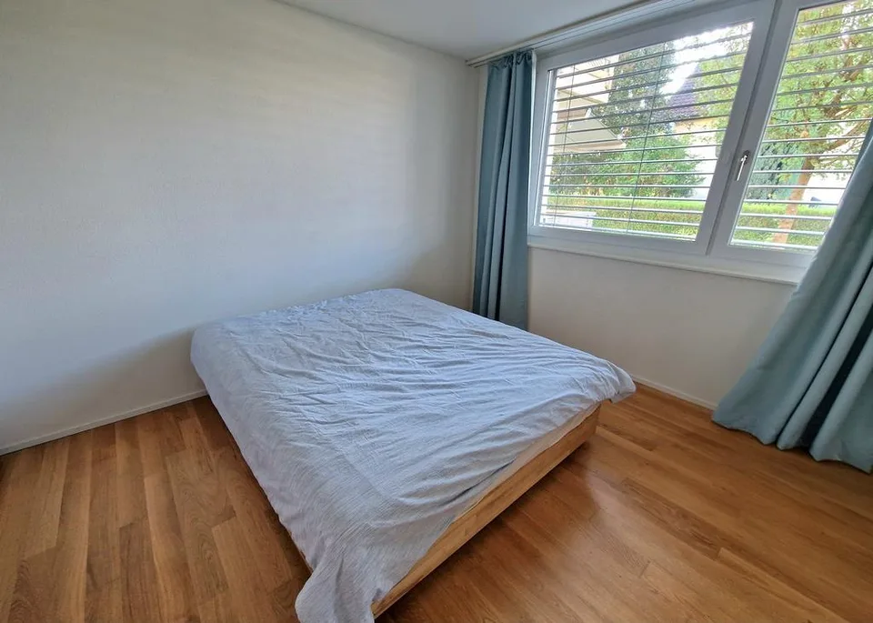 Appartement attractif de 2,5 pièces sur le Rhin