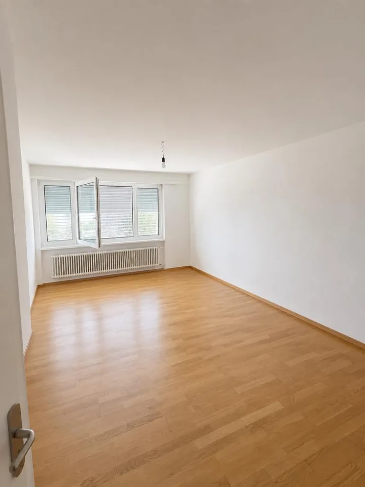 Charmante 2-Zimmerwohnung direkt am Bahnhof Schwerzenbach