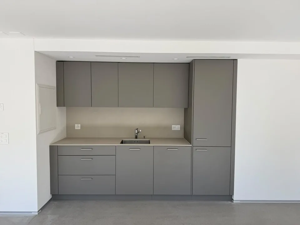 Ufficio moderno in posizione centrale a Opfikon in affitto!
