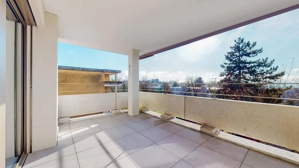 Appartement confortable avec grand balcon