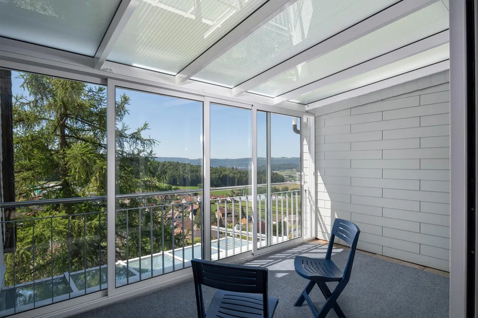 Grosszügige 3½-Zimmer-Dachwohnung mit Wintergarten!