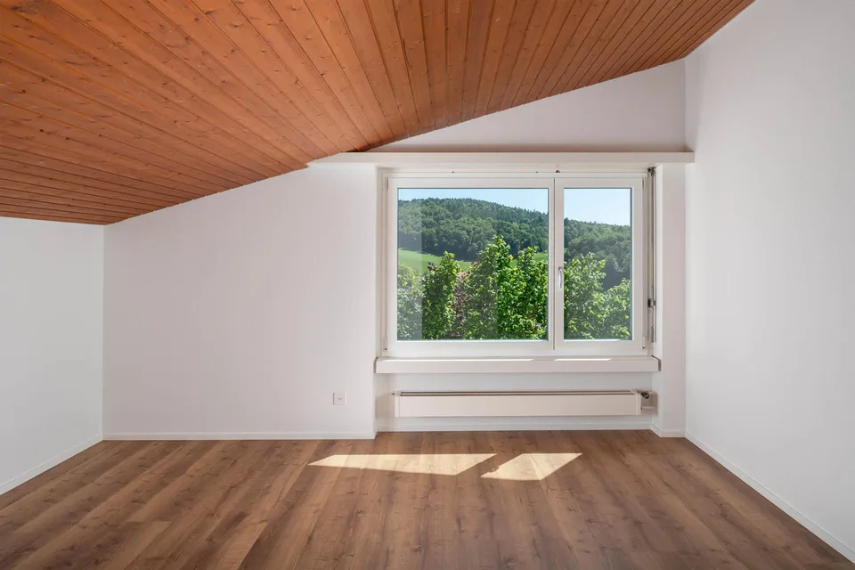 Grosszügige 3½-Zimmer-Dachwohnung mit Wintergarten!