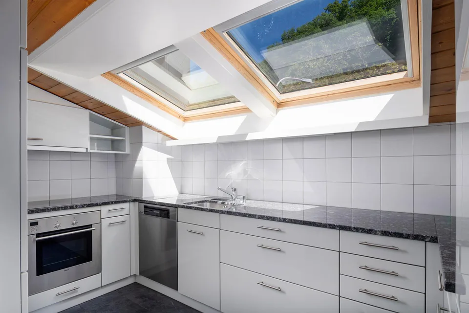 Grosszügige 3½-Zimmer-Dachwohnung mit Wintergarten!