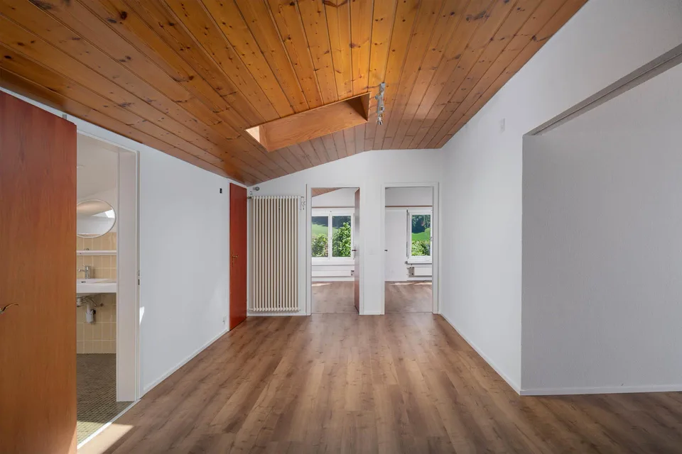 Grosszügige 3½-Zimmer-Dachwohnung mit Wintergarten!