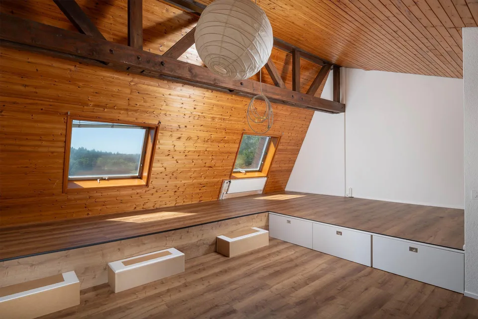 Grosszügige 3½-Zimmer-Dachwohnung mit Wintergarten!