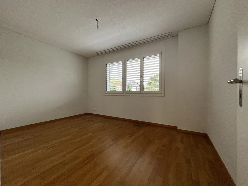Moderne 5.5-Zimmer-Attika-Wohnung in Grosshöchstetten zu vermieten