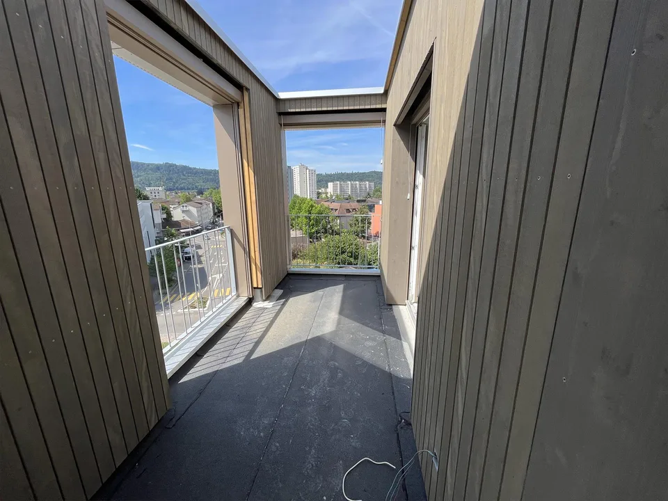 Moderne 3.5 Zimmer Attikawohnung im Herzen von Wettingen